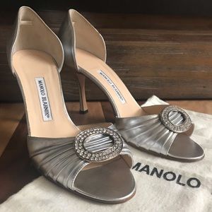 Manolo Blahnik Sedaraby DOrsay Silver Pumps